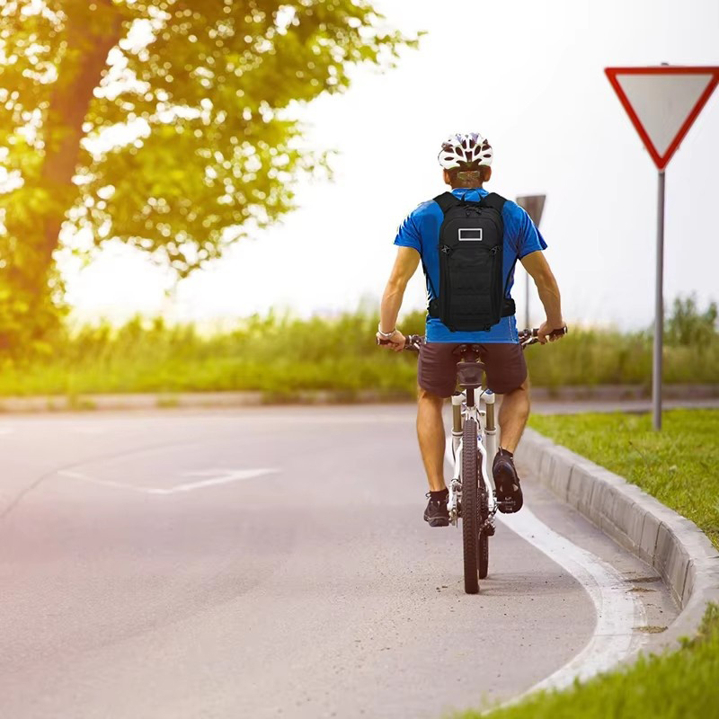 Custom Sporty Hydrating Cycling Backpack for Enthusiasts
